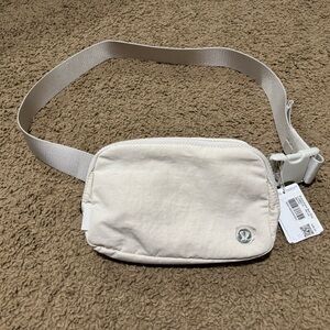 Lululemon Everywhere Belt Bag 1L